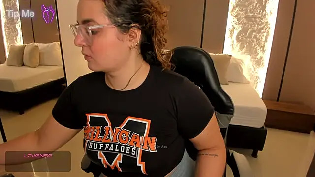 lilly ass  online show from 4, 4, 2026