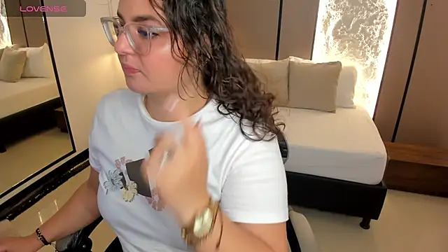 lilly ass  online show from 3, 6, 2026