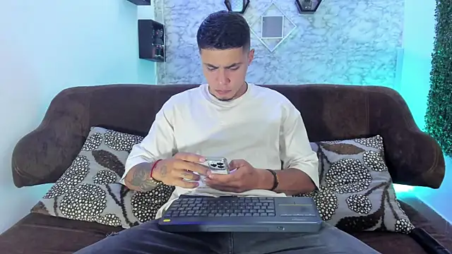 Thomass conor online show from 18, 11, 2025