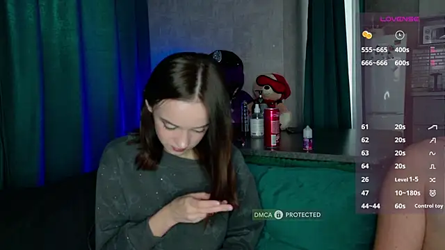 Snapshot of alexnikaaa chatting on 19, 10, 2025 alexnikaaa online show from 19, 10, 2025