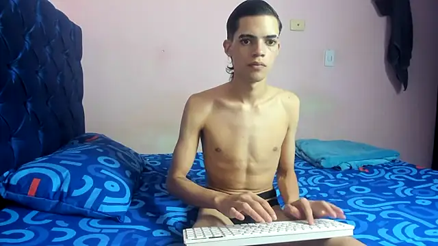 Latinos 2001 online show from 25, 3, 2026