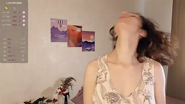 Leya Curly online show from 6, 2, 2025