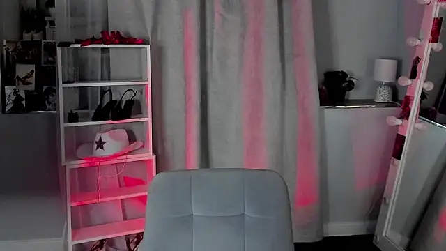Snapshot of Sahara_Shields chatting on 26, 4, 2026 Sahara Shields online show from 26, 4, 2026
