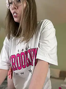 Kiss My Body online show from 27, 1, 2025