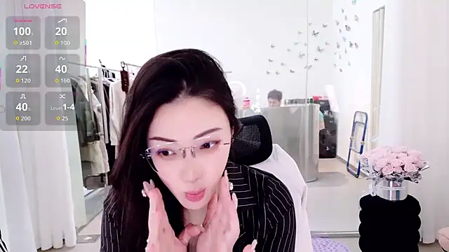 miaomiao-777 online show from 10, 4, 2026