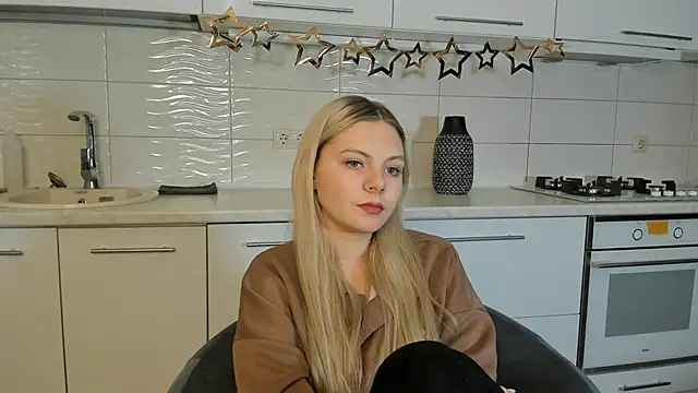 Snapshot of SynnoveEyre chatting on 28, 1, 2025 SynnoveEyre online show from 28, 1, 2025