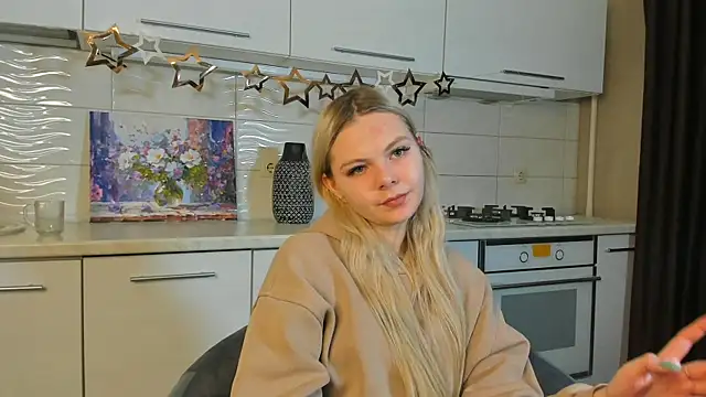 Snapshot of SynnoveEyre chatting on 5, 2, 2025 SynnoveEyre online show from 5, 2, 2025