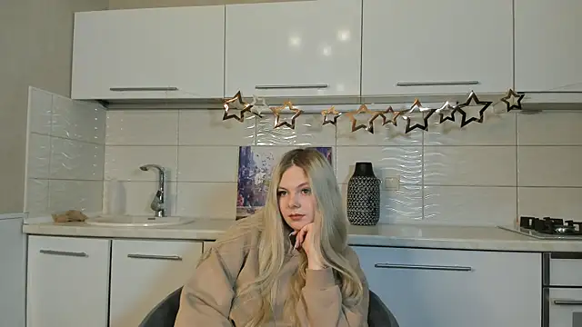 Snapshot of SynnoveEyre chatting on 10, 2, 2025 SynnoveEyre online show from 10, 2, 2025