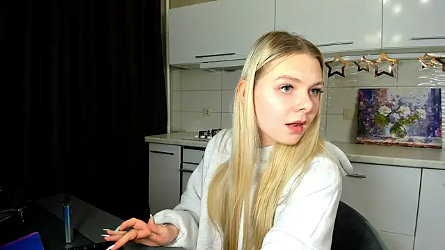 Snapshot of SynnoveEyre chatting on 17, 2, 2025 SynnoveEyre online show from 17, 2, 2025