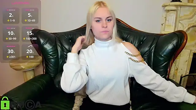 Snapshot of HillEva chatting on 2, 10, 2025 HillEva online show from 2, 10, 2025