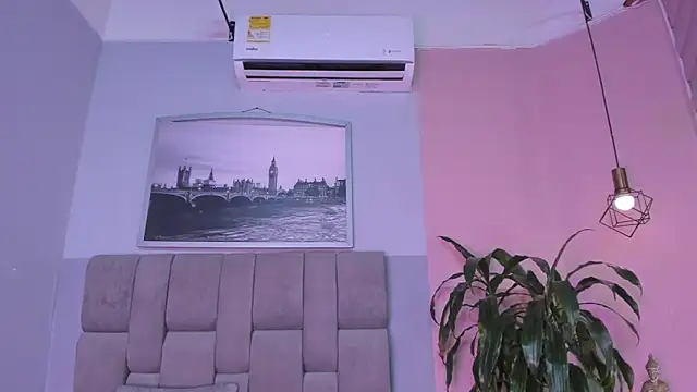 Snapshot of janna_lopez_ chatting on 22, 10, 2025 janna lopez online show from 22, 10, 2025