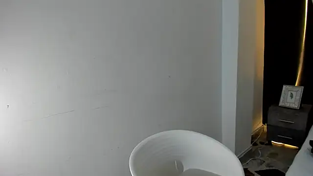 Snapshot of EthaanCox chatting on 22, 11, 2025 EthaanCox online show from 22, 11, 2025