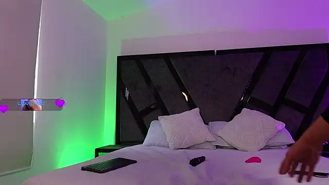 Snapshot of EthaanCox chatting on 30, 11, 2025 EthaanCox online show from 30, 11, 2025