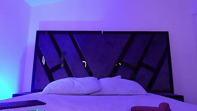 Snapshot of EthaanCox chatting on 3, 12, 2025 EthaanCox online show from 3, 12, 2025