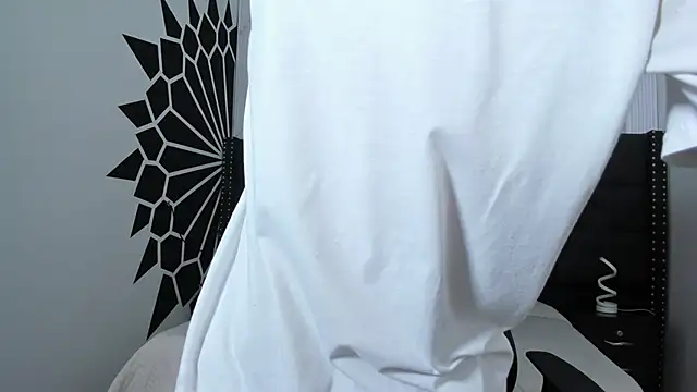 Snapshot of EthaanCox chatting on 3, 3, 2026 EthaanCox online show from 3, 3, 2026