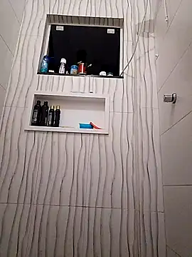 Snapshot of Santanacumxplod chatting on 5, 3, 2025 Santanacumxplod online show from 5, 3, 2025