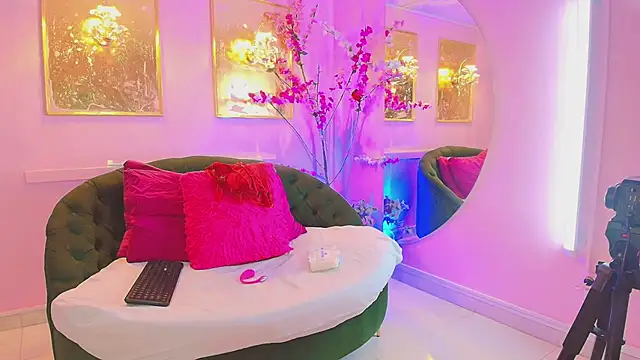 Snapshot of scarlette69 chatting on 3, 3, 2026 scarlette69 online show from 3, 3, 2026