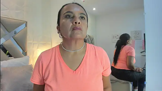 Snapshot of raquell_moore chatting on 8, 3, 2026 raquell moore online show from 8, 3, 2026