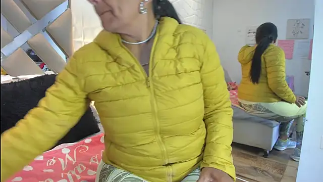 Snapshot of raquell_moore chatting on 13, 3, 2026 raquell moore online show from 13, 3, 2026