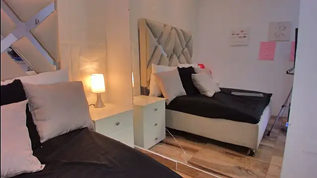 Snapshot of raquell_moore chatting on 20, 3, 2026 raquell moore online show from 20, 3, 2026