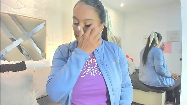 Snapshot of raquell_moore chatting on 27, 3, 2026 raquell moore online show from 27, 3, 2026