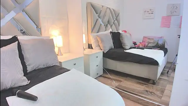 Snapshot of raquell_moore chatting on 30, 3, 2026 raquell moore online show from 30, 3, 2026