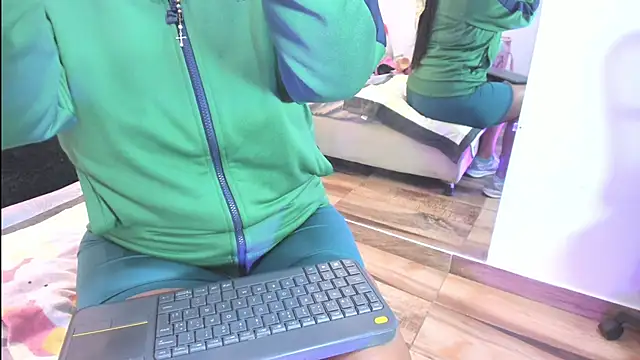 Snapshot of raquell_moore chatting on 4, 4, 2026 raquell moore online show from 4, 4, 2026