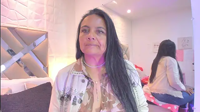 Snapshot of raquell_moore chatting on 13, 4, 2026 raquell moore online show from 13, 4, 2026