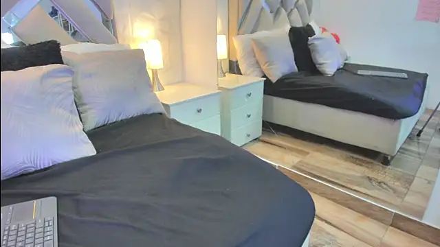 Snapshot of raquell_moore chatting on 14, 4, 2026 raquell moore online show from 14, 4, 2026