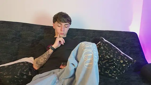 Snapshot of ethan_and_ava chatting on 8, 2, 2026 ethan and ava online show from 8, 2, 2026