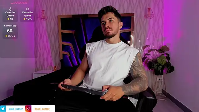 Snapshot of Brad_Summer chatting on 10, 4, 2026 Brad Summer online show from 10, 4, 2026