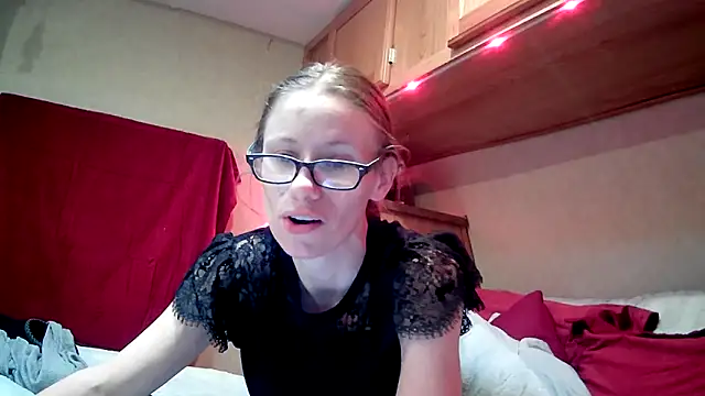 Snapshot of VibeyLovers chatting on 19, 2, 2025 VibeyLovers online show from 19, 2, 2025