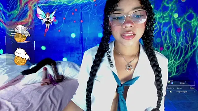 Snapshot of lucie_petite chatting on 16, 11, 2025 lucie petite online show from 16, 11, 2025