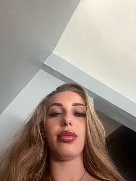 Snapshot of SexySofia_69 chatting on 21, 5, 2026 SexySofia 69 online show from 21, 5, 2026