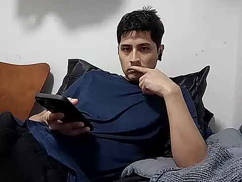 Snapshot of PerroDemonioHot chatting on 19, 12, 2025 PerroDemonioHot online show from 19, 12, 2025