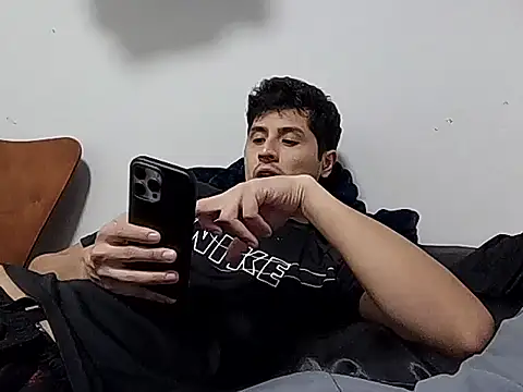 Snapshot of PerroDemonioHot chatting on 22, 12, 2025 PerroDemonioHot online show from 22, 12, 2025