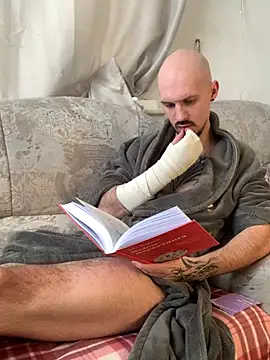 AssHunter4k online show from 19, 2, 2025