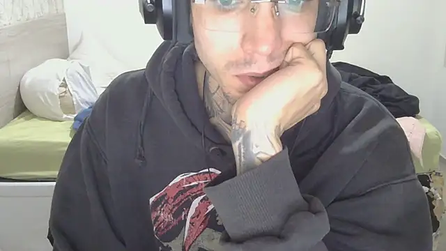 Snapshot of smokingink chatting on 17, 5, 2026 smokingink online show from 17, 5, 2026