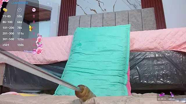 JosieBrown  online show from 17, 4, 2026