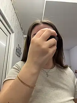 KiraBarlows online show from 19, 3, 2026