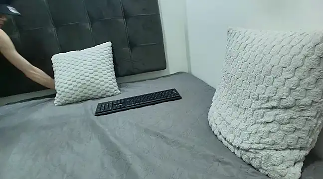 wolfandsky online show from 4, 3, 2025