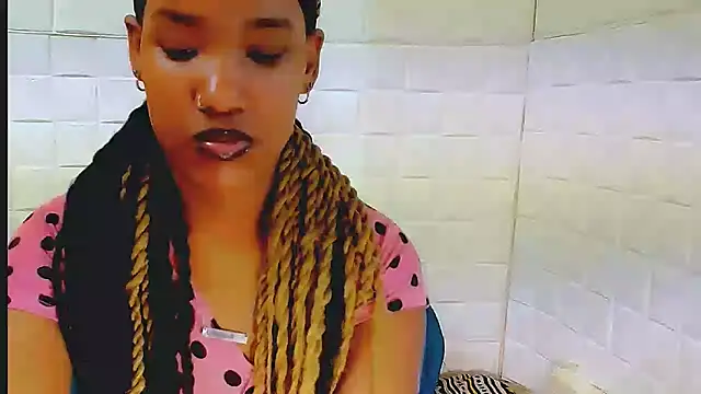 Snapshot of EroticSexyPrada chatting on 21, 3, 2025 EroticSexyPrada online show from 21, 3, 2025