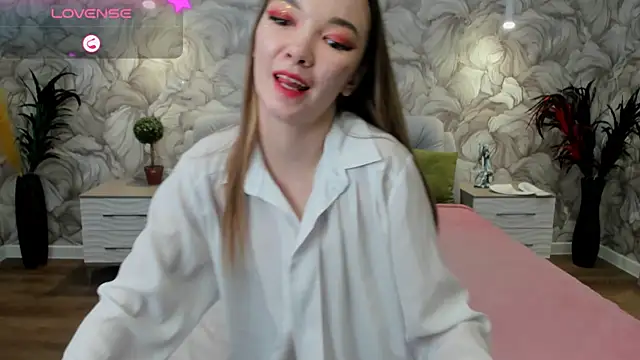 Snapshot of SusannJohnson chatting on 12, 3, 2025 SusannJohnson online show from 12, 3, 2025