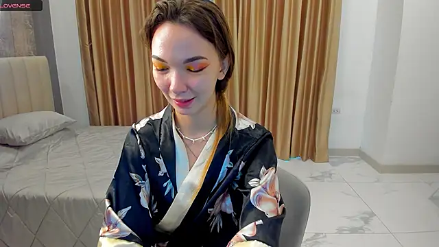 Snapshot of SusannJohnson chatting on 10, 11, 2025 SusannJohnson online show from 10, 11, 2025