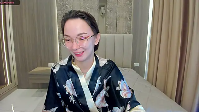 Snapshot of SusannJohnson chatting on 26, 11, 2025 SusannJohnson online show from 26, 11, 2025