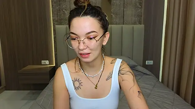 Snapshot of SusannJohnson chatting on 28, 11, 2025 SusannJohnson online show from 28, 11, 2025