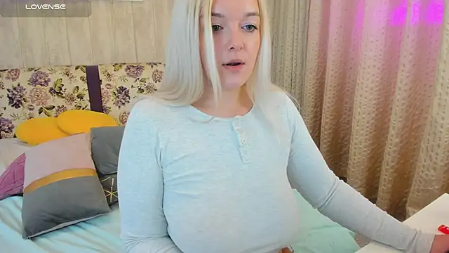 Snapshot of Misty__Fox chatting on 21, 1, 2025 Misty Fox online show from 21, 1, 2025