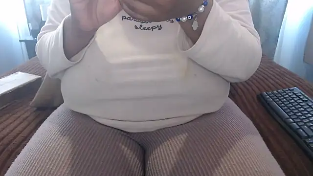 Snapshot of BUBBLYBUNNYxx chatting on 23, 6, 2026 BUBBLYBUNNYxx online show from 23, 6, 2026