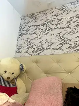 Lili  taylor online show from 10, 9, 2025