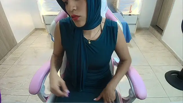 Snapshot of Zulema_hamdi chatting on 3, 2, 2025 Zulema hamdi online show from 3, 2, 2025